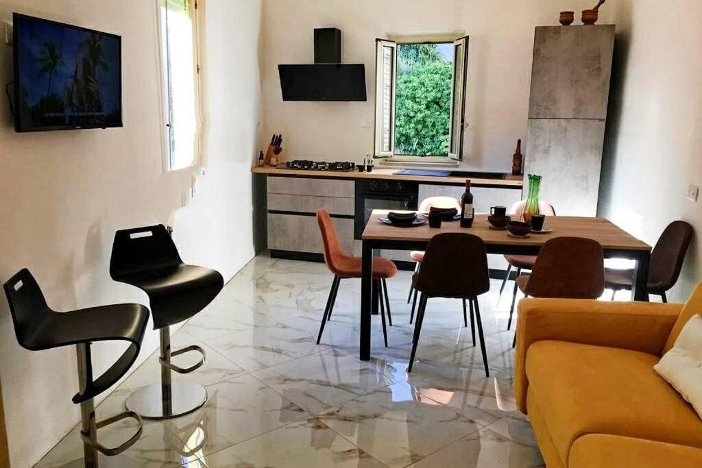 Terrazzo Esclusivo Con Zona Solarium Da 200 Mq Apartment วาลเดอรีส ภายนอก รูปภาพ